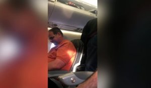 Un passager est débarqué de force d'un avion pour une raison hallucinante !