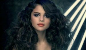 Selena Gomez & The Scene - Love You Like A Love Song