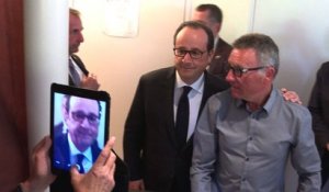 François Hollande déambule à Tulle après son vote