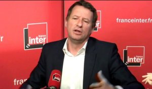 Yannick Jadot : "Je n'hésiterai pas une seule seconde à voter Emmanuel Macron le 7 mai, parce que je refuse le projet raciste de Marine Le Pen."