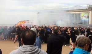 Les supporters carolos mettent le feu à Ostende (1)