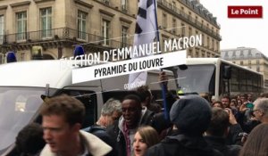 Présidentielle : revivez la soirée d'En Marche à la pyramide du Louvre