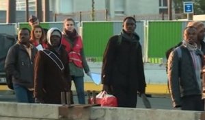 Migrants : un camp évacué dans le calme à La Chapelle, dans le nord de Paris