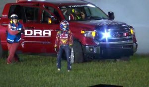 Le crash spectaculaire entre trois voitures en NASCAR  !