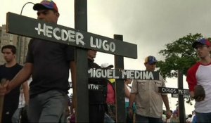 Venezuela : un sit-in géant contre Maduro au 45e jour de manifestations