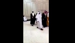 Ce Saoudien tente un Dab et c'est la gamelle... FAIL
