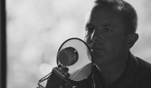 Chris Tomlin - At The Cross (Love Ran Red) (Love Ran Red Acoustic Sessions)
