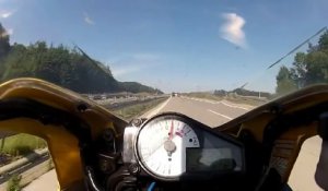 Un freinage d'urgence en moto à lancée 250 km/h !
