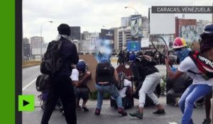 Gaz lacrymogène et canons à eau au Venezuela : les images de la violence devenue hors de contrôle