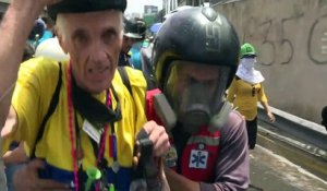 Gaz lacrymogènes au Venezuela pour freiner les manifestants
