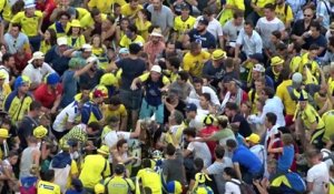 Top 14 : les supporters envahissent la pelouse du Vélodrome de Marseille