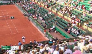Roland-Garros 2017 : Malaise pour un spectateur pendant Pouille-Benneteau
