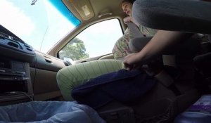 Cet homme filme l'accouchement de sa femme... dans sa voiture !
