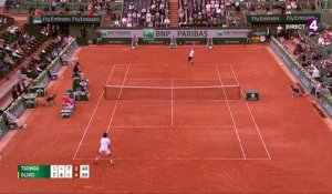 Roland-Garros 2017 : Quelle défense d’Olivo qui sauve une balle de débreak (5-7, 4-6, 7-6, 2-4)