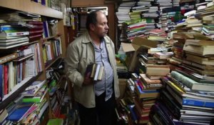 Colombie: un éboueur sauve les livres des rues de Bogota