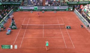 Roland-Garros 2017 : Kiki Mladenovic est en feu et s'offre une balle de break ! (4-6, 4-4)