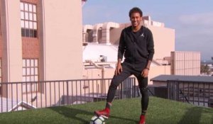 Neymar relève le défi complètement fou de Jimmy Kimmel et marque un but exceptionnel (Vidéo)