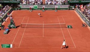 Roland-Garros 2017 :  Le coup de fusil d'Ostapenko en revers (4-6, 1-3)