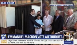 VIDÉO - Emmanuel Macron a voté au Touquet