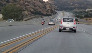 Road Rage entre un motard et un automobiliste (Santa Clarita)