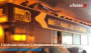 Paris : les images du bus de touristes encastré dans le tunnel