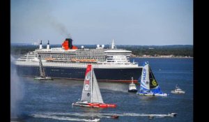 Queen Mary 2 VS Trimaran : l'improbable course