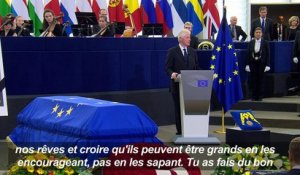 Hommage européen pour Helmut Kohl, citoyen d'honneur de l'Europe