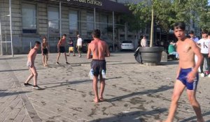 Turquie: chaleurs à Istanbul et plongeons dans le Bosphore