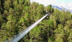 Le plus long pont suspendu du monde est en Suisse