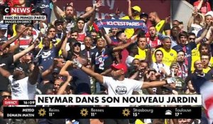 Revoir l'euphorie au Parc des Princes pour la présentation officielle de Neymar aux supporters du PSG