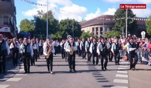 Festival Interceltique de Lorient. La Grande parade des nations celtes acclamée par le public