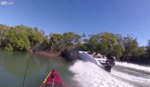 Des touristes se plantent en bateau hord-bord en plein lac en Australie !