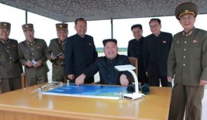 L'image à ne pas louper: Kim Jong-un jubile après son lancement de missile