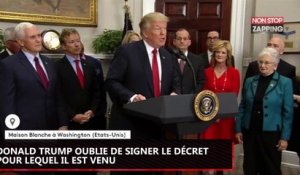 Donald Trump oublie de signer le décret pour lequel il est venu (Vidéo)