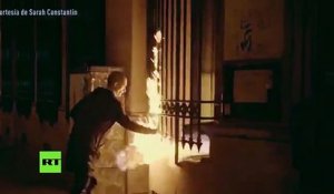 La Banque de France enflammé par un artiste russe ! WTF
