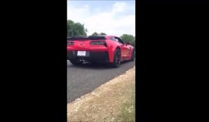 Ce débile détruit sa Corvette toute neuve sur une ligne droite... FAIL couteux