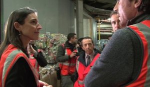 Brune Poirson visite le centre de tri des déchets de la Gare de Paris-Saint-Lazare