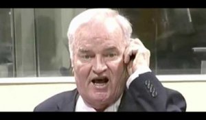 Avant l'énoncé de son jugement, Ratko Mladic hurle et se fait sortir du tribunal