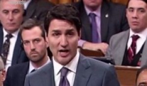 En larmes, Justin Trudeau présente ses excuses à la communauté LGBTQ