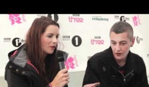 DEVLIN TALKS NEW MATERIAL AND MORE AT HACKNEY WEEKEND