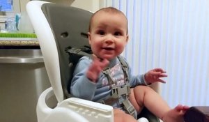 La réaction de ce bébé quand il entend le mot maman est hilarante