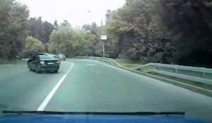 Quand le karma rattrape un chauffard dans un road rage... Bien fait