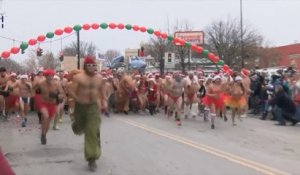 En slip ou en caleçon, ils courent pour offrir un Noël aux plus démunis