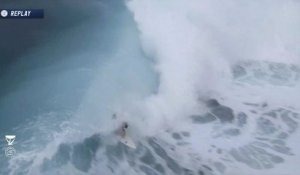 Adrénaline - Surf : John Florence with a Spectacular Top Excellent Scored Wave vs. J.Flores