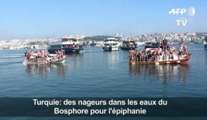 Turquie: des nageurs dans les eaux du Bosphore pour l'épiphanie