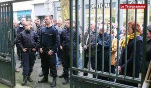 Brest. Rassemblement de policiers devant le commissariat