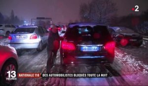Neige : des automobilistes bloqués toute la nuit sur la Nationale 118