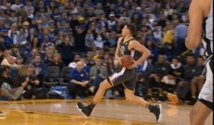 Play of the Day: Klay Thompson