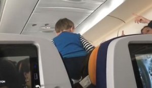 8 heures d'avion avec un enfant qui crie