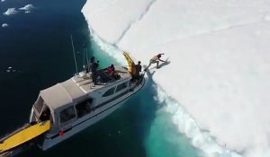 Faire une descente en luge sur un Iceberg... Juste fou